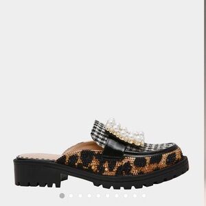 Betsey Johnson GRAYCE Leopard Women's Loafer Slides